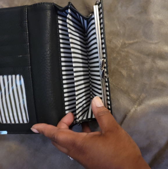 Unknown source  black with silver hardware wallet. - Picture 5 of 9